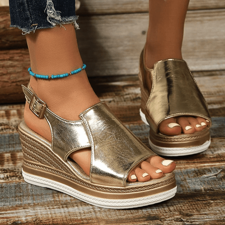 Baylie - Stilvolle Metallic Sandalen